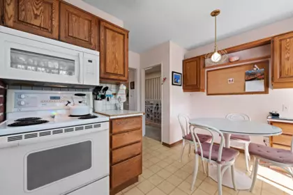 Kitchen Island Photo of 689 Poplar Street, Coquitlam, BC