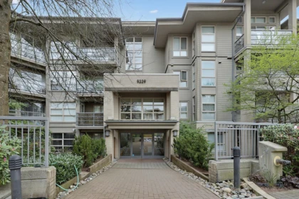 403 9339 University Crescent, Burnaby, BC, Burnaby — Apartment/Condo for sale