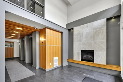 403 9339 University Crescent, Burnaby, BC, Burnaby — Apartment/Condo for sale