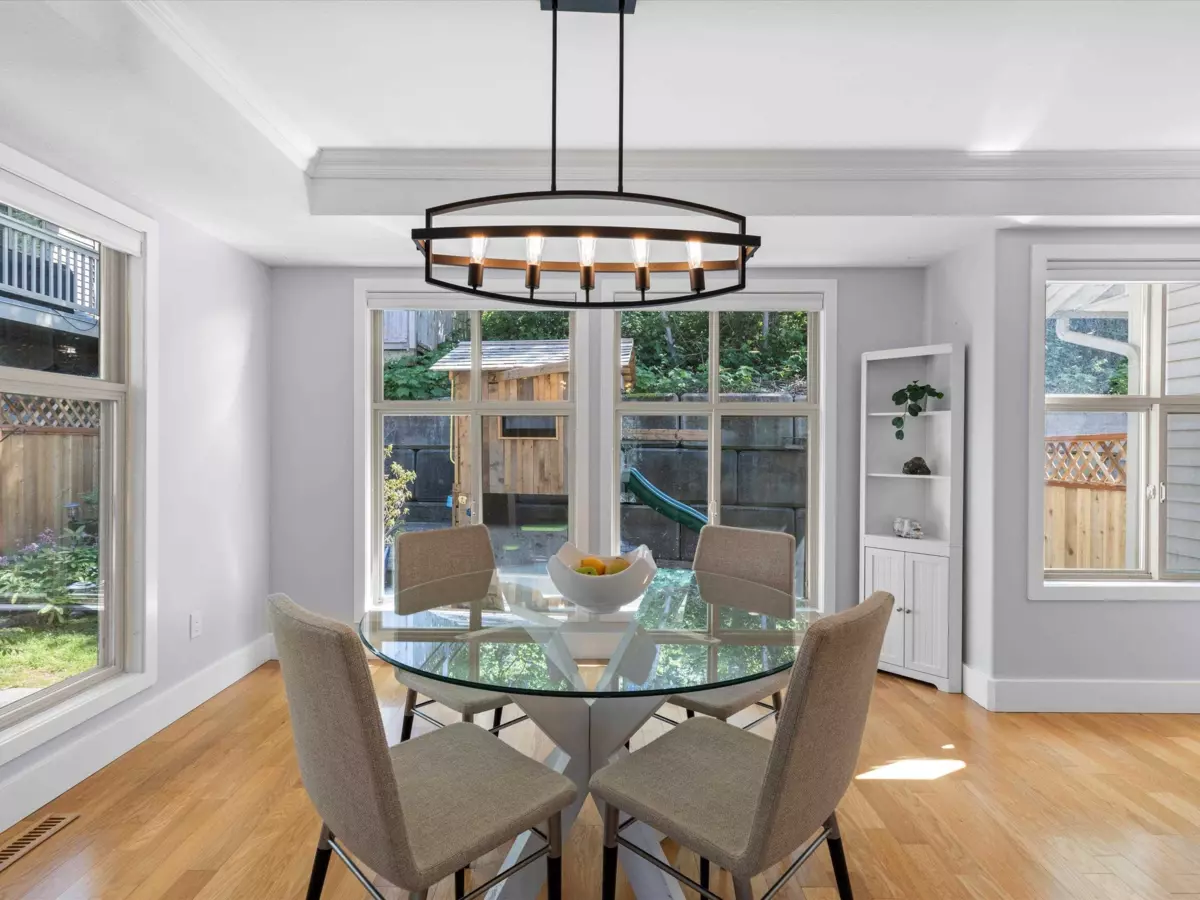 Dining Area Photo of 21 46858 Russell Road, Chilliwack, BC