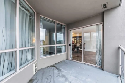 Office / Den Photo of 701 14881 103a Avenue, Surrey, BC