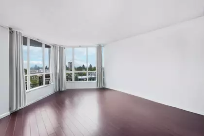 Walk-In Closet Photo of 701 14881 103a Avenue, Surrey, BC