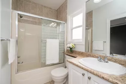 Entry Foyer Photo of 12761 60a Avenue, Surrey, BC