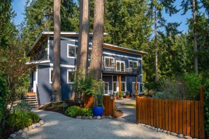 Breakfast Nook Photo of 1590 Ocean Beach Esplanade, Gibsons, BC