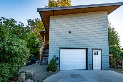 Hot Tub / Spa Photo of 5201 Havies Road, Sechelt, BC