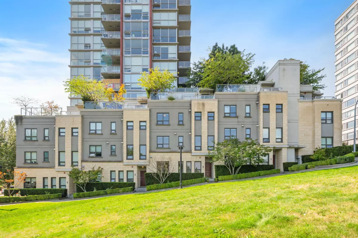 Exterior Rear Photo of TH4 125 Columbia Street, New Westminster, BC