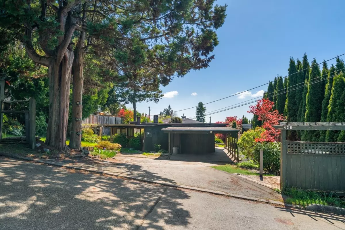 Family Room Photo of 241 W Balmoral Road, North Vancouver, BC