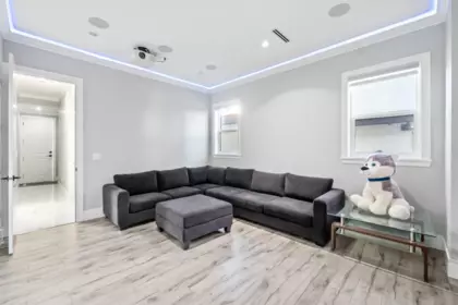 Hallway Photo of 5910 182 Street, Surrey, BC