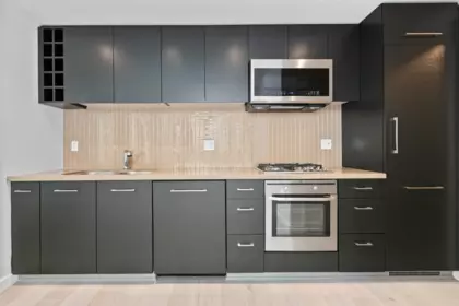 Kitchen Photo of 1601 833 Homer Street, Vancouver, BC
