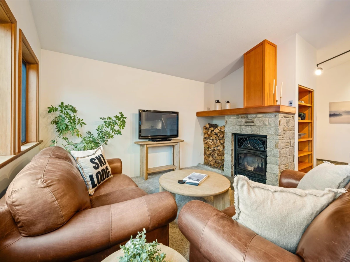 Living Room Photo of 2318 Cayley Close, Whistler, BC