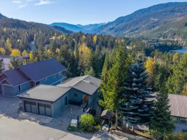 2318 Cayley Close, Whistler, BC, Whistler — Single Family Residence for sale