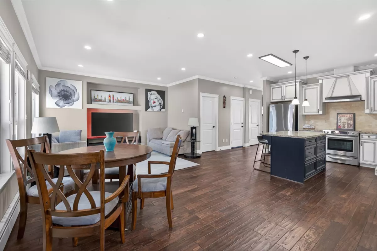Dining Area Photo of 6692 193a Street, Surrey, BC