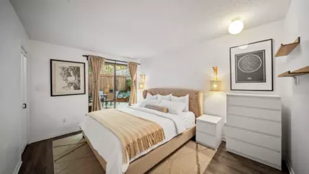 214 5340 Hastings Street, Burnaby, BC, Burnaby — Apartment/Condo for sale