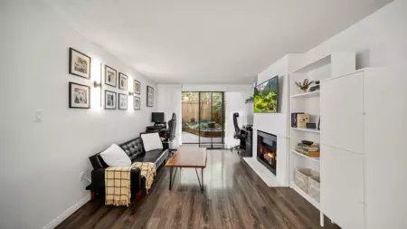 214 5340 Hastings Street, Burnaby, BC, Burnaby — Apartment/Condo for sale