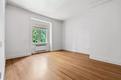 Garden / Landscaping Photo of 307 1311 Beach Avenue, Vancouver, BC