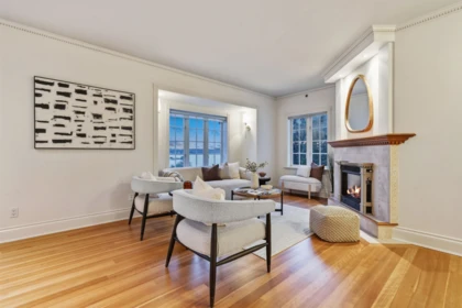 Hallway Photo of 307 1311 Beach Avenue, Vancouver, BC