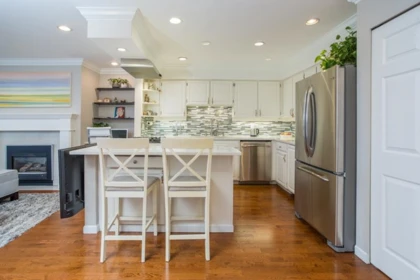 Kitchen Island Photo of 5 14045 Nico Wynd Place, Surrey, BC