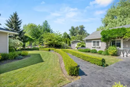 Hot Tub / Spa Photo of 23133 80 Avenue, Langley, BC