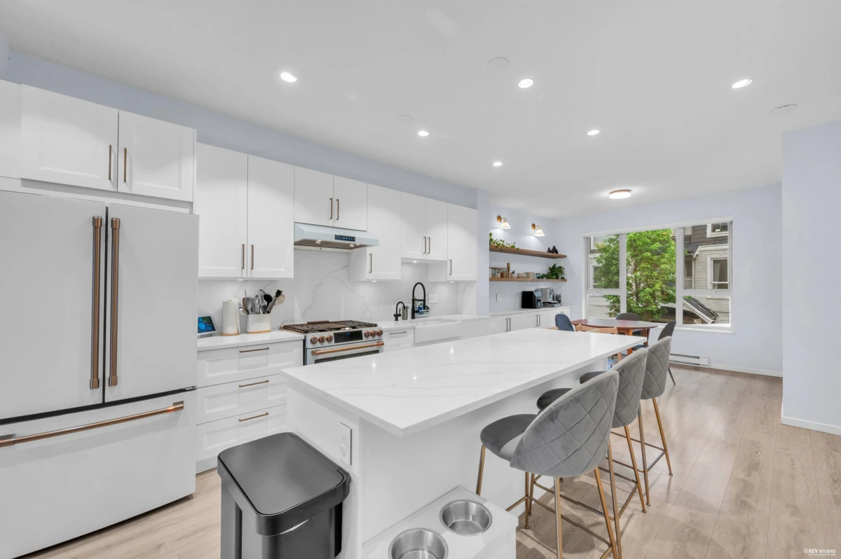 Dining Area Photo of 186 3105 Dayanee Springs Boulevard, Coquitlam, BC