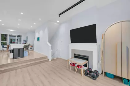 Primary Bedroom Photo of 186 3105 Dayanee Springs Boulevard, Coquitlam, BC