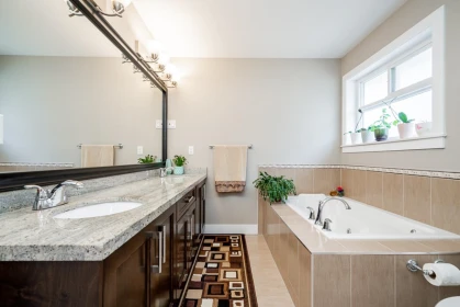 Office / Den Photo of 19338 72a Avenue, Surrey, BC