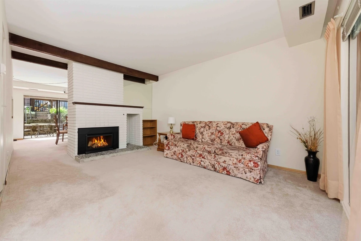 Family Room Photo of 6432 Douglas Street, West Vancouver, BC