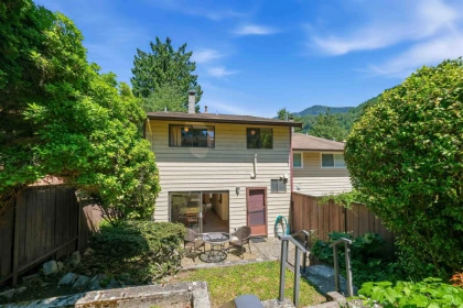 Staircase Photo of 6432 Douglas Street, West Vancouver, BC