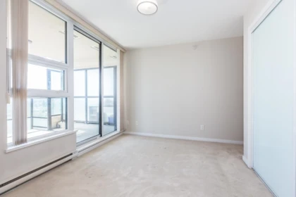 Walk-In Closet Photo of 1406 2232 Douglas Road, Burnaby, BC