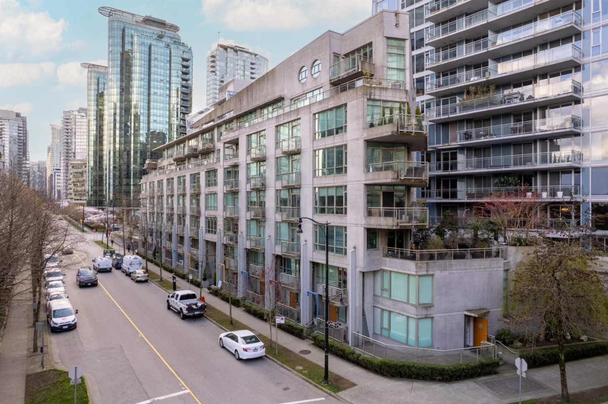 Living Room Photo of 507 1478 W Hastings Street, Vancouver, BC