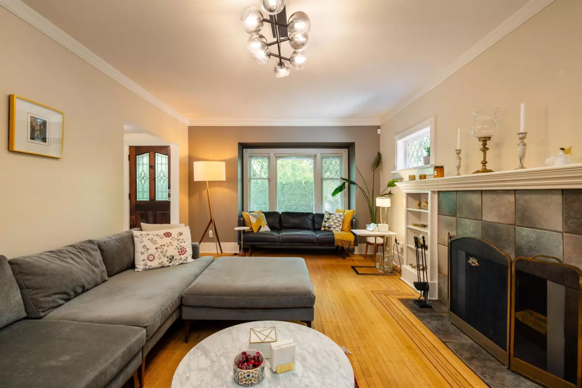 Family Room Photo of 4343 11TH AVENUE, Vancouver BC V6R 2L9