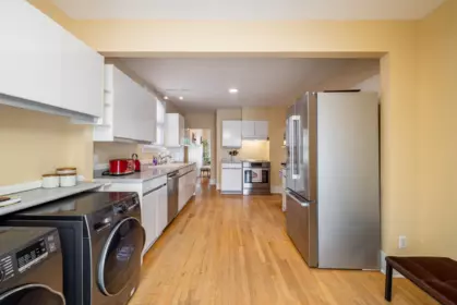 Kitchen Island Photo of 4343 11th Avenue, Vancouver, BC