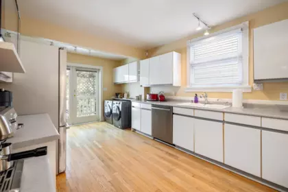 Kitchen Photo of 4343 11th Avenue, Vancouver, BC