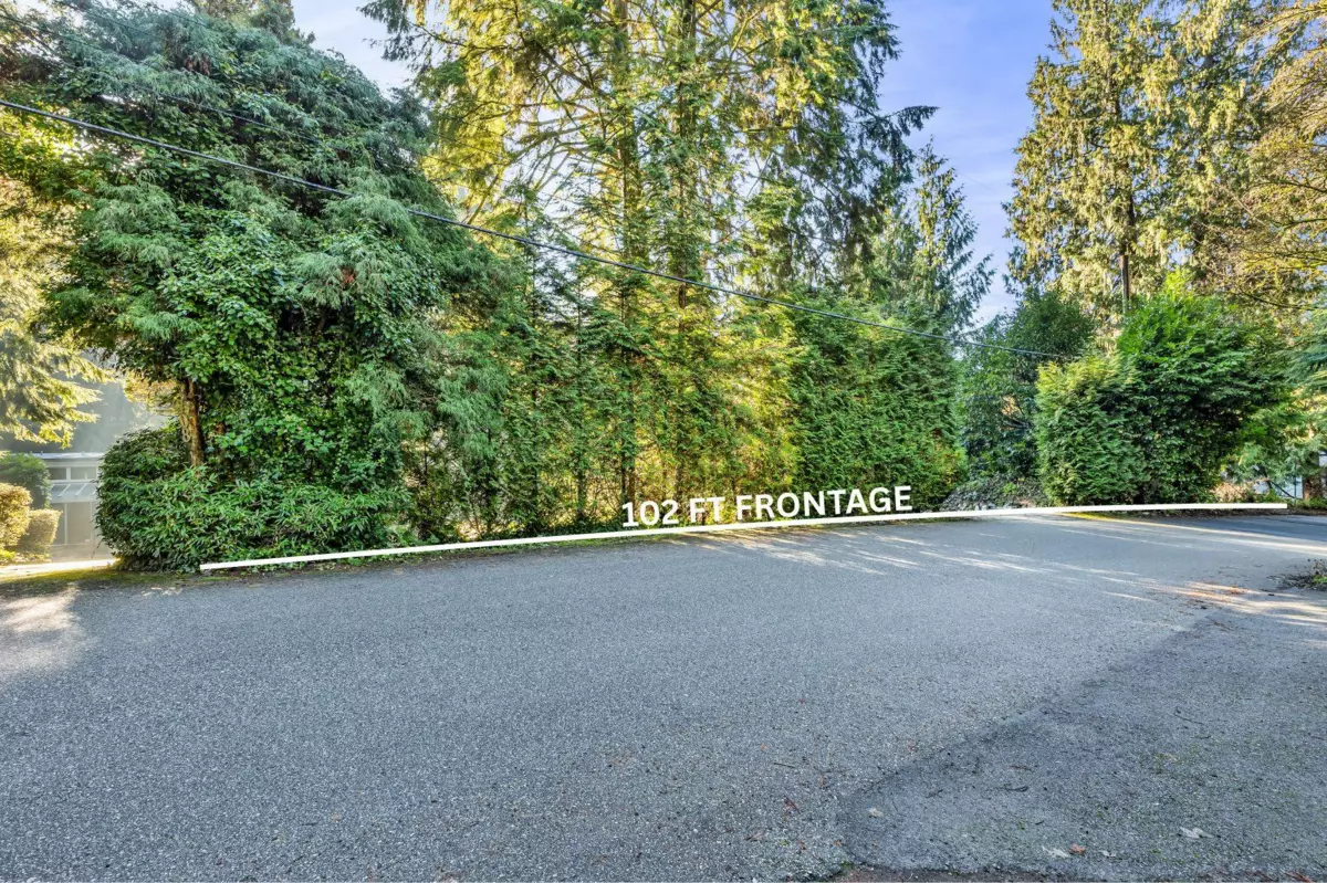 Dining Area Photo of 430 MACBETH CRESCENT, West Vancouver BC V7T 1V7