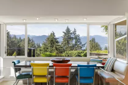 Breakfast Nook Photo of 6485 Madrona Crescent, West Vancouver, BC