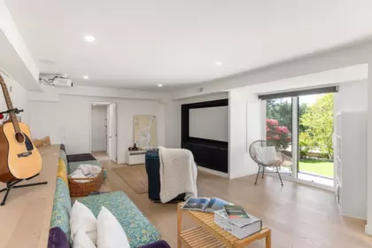 Hot Tub / Spa Photo of 6485 Madrona Crescent, West Vancouver, BC
