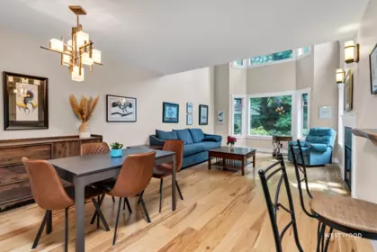 Kitchen Island Photo of 6 58 Richmond Street, New Westminster, BC