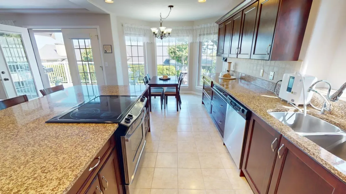 Family Room Photo of 32767 Chilcotin Drive, Abbotsford, BC