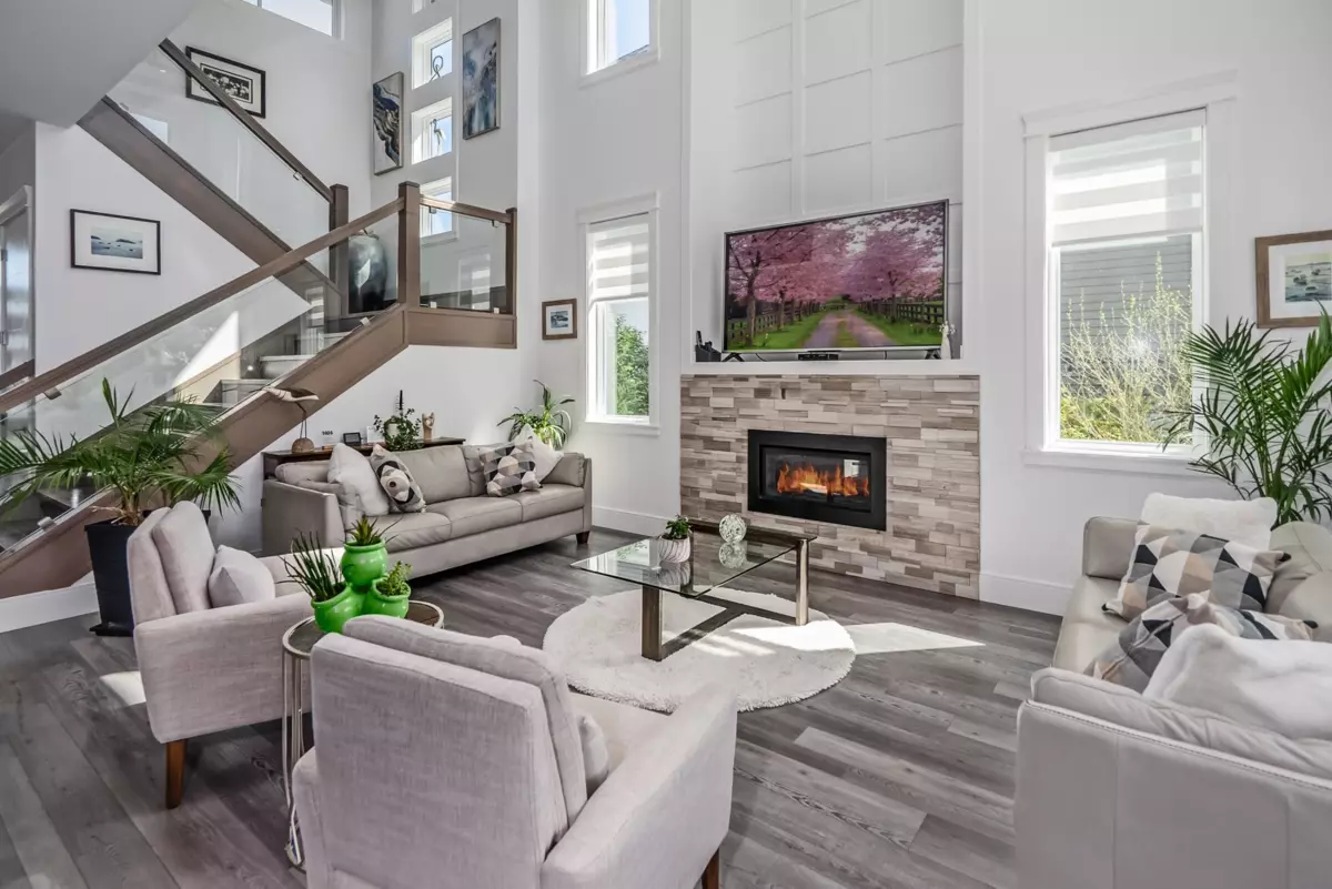 Living Room Photo of 35272 Mcewen Avenue, Mission, BC