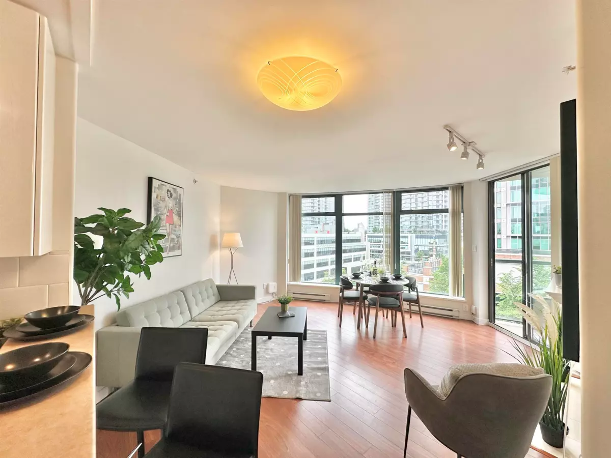 Family Room Photo of 902 4567 Hazel Street, Burnaby, BC