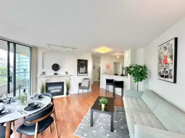 902 4567 Hazel Street, Burnaby, BC, Burnaby — Apartment/Condo for sale