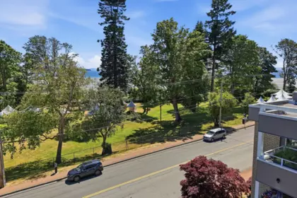 Backyard Photo of 303 15747 Marine Drive, White Rock, BC
