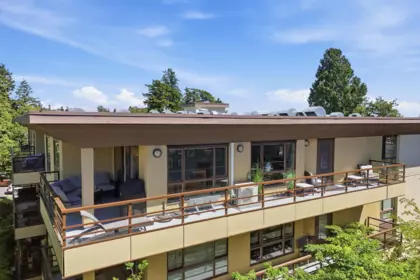 303 15747 Marine Drive, White Rock, BC, White Rock — Apartment/Condo for sale
