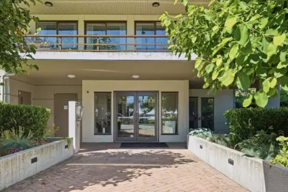 Garden / Landscaping Photo of 303 15747 Marine Drive, White Rock, BC
