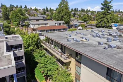 Outdoor Deck Photo of 303 15747 Marine Drive, White Rock, BC