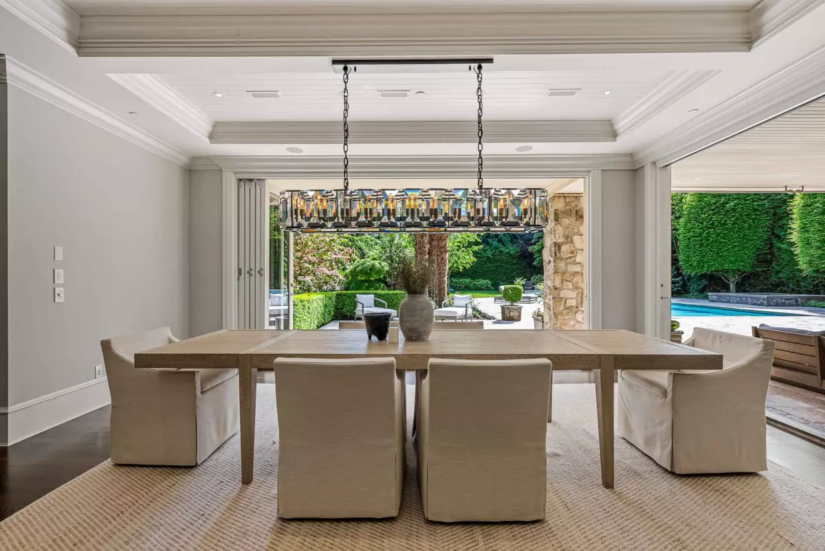 Dining Area Photo of 2960 Palmerston Avenue, West Vancouver, BC