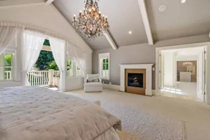 Entry Foyer Photo of 2960 Palmerston Avenue, West Vancouver, BC