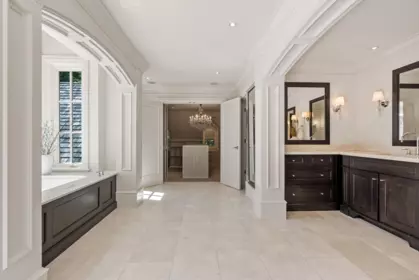 Hallway Photo of 2960 Palmerston Avenue, West Vancouver, BC