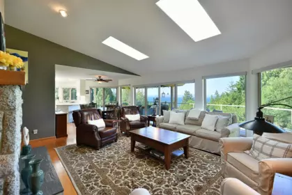Breakfast Nook Photo of 377 Harry Road, Gibsons, BC