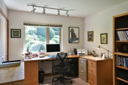 Entry Foyer Photo of 377 Harry Road, Gibsons, BC