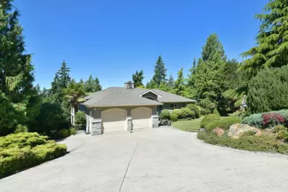377 Harry Road, Gibsons, BC, Gibsons — Single Family Residence for sale
